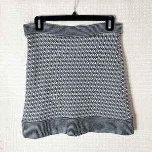 DIANE VON FURSTENBERG navy and white knit pull on mini skirt 6